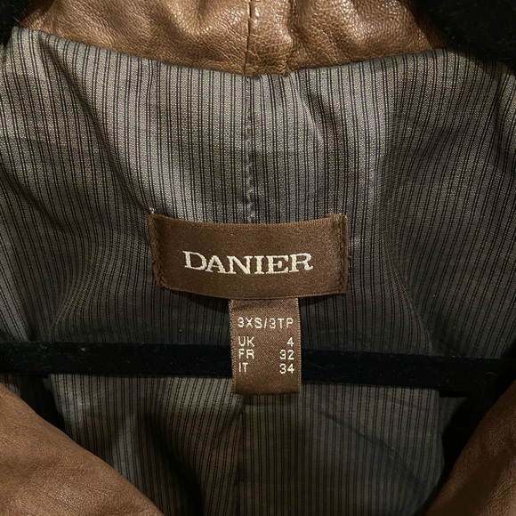 Danier Authentic Leather Jacket w Asymmetrical Zip - Picture 4 of 4